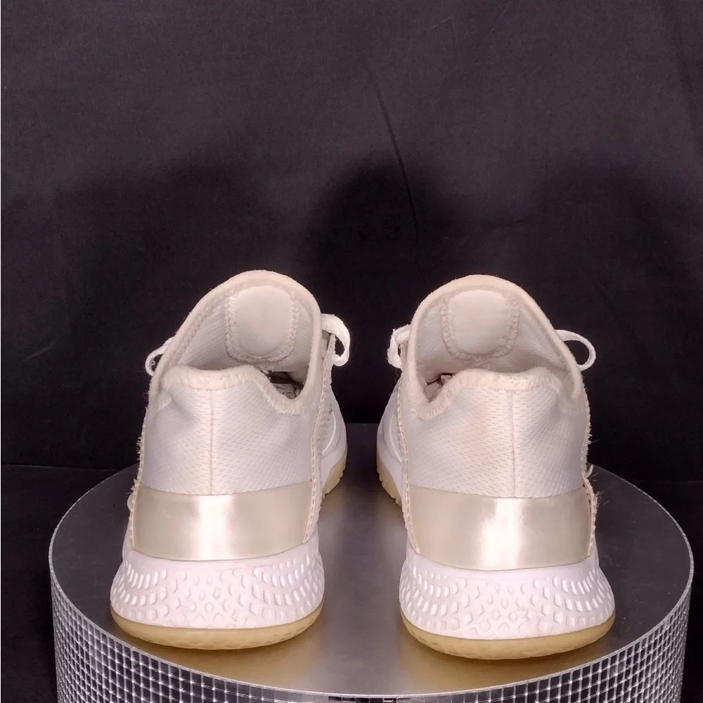 Adidas White Athletic Sneakers size 8 millones re owned good condition